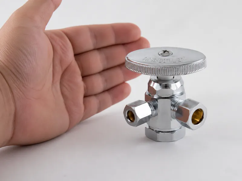 Llave Angular 3/8*3/8*3/8 Doble — vista 3